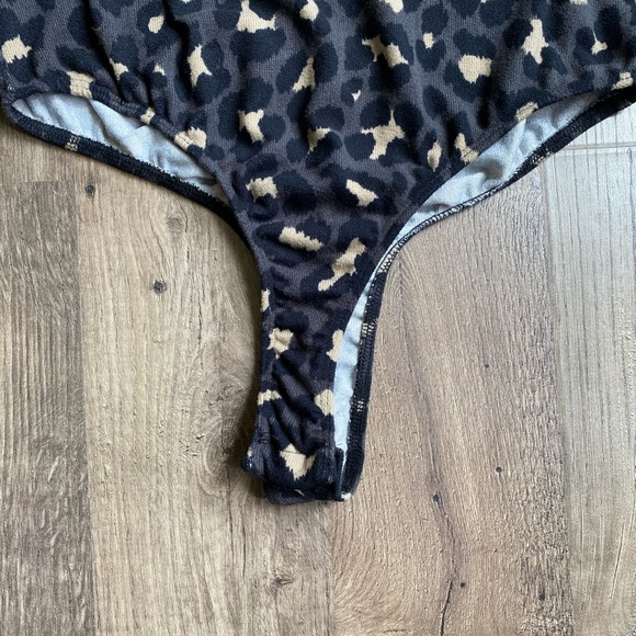 Dark Leopard Longsleeve Bodysuit - Picture 3 of 4